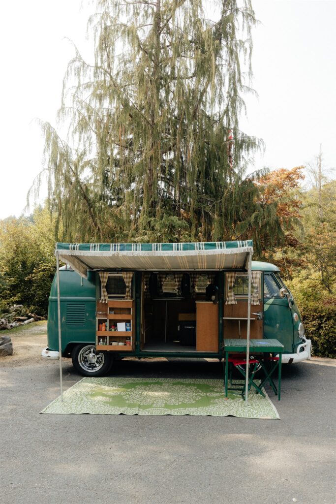 beautiful details of the intimate wedding