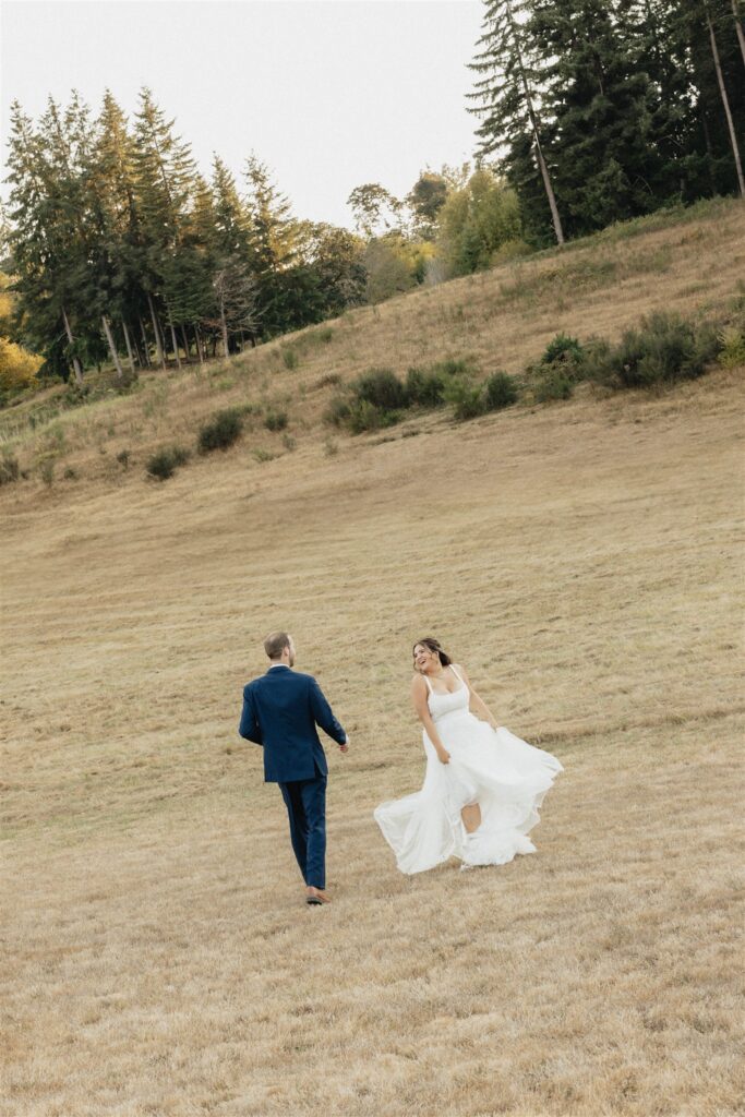 couple dancing during their photoshoot