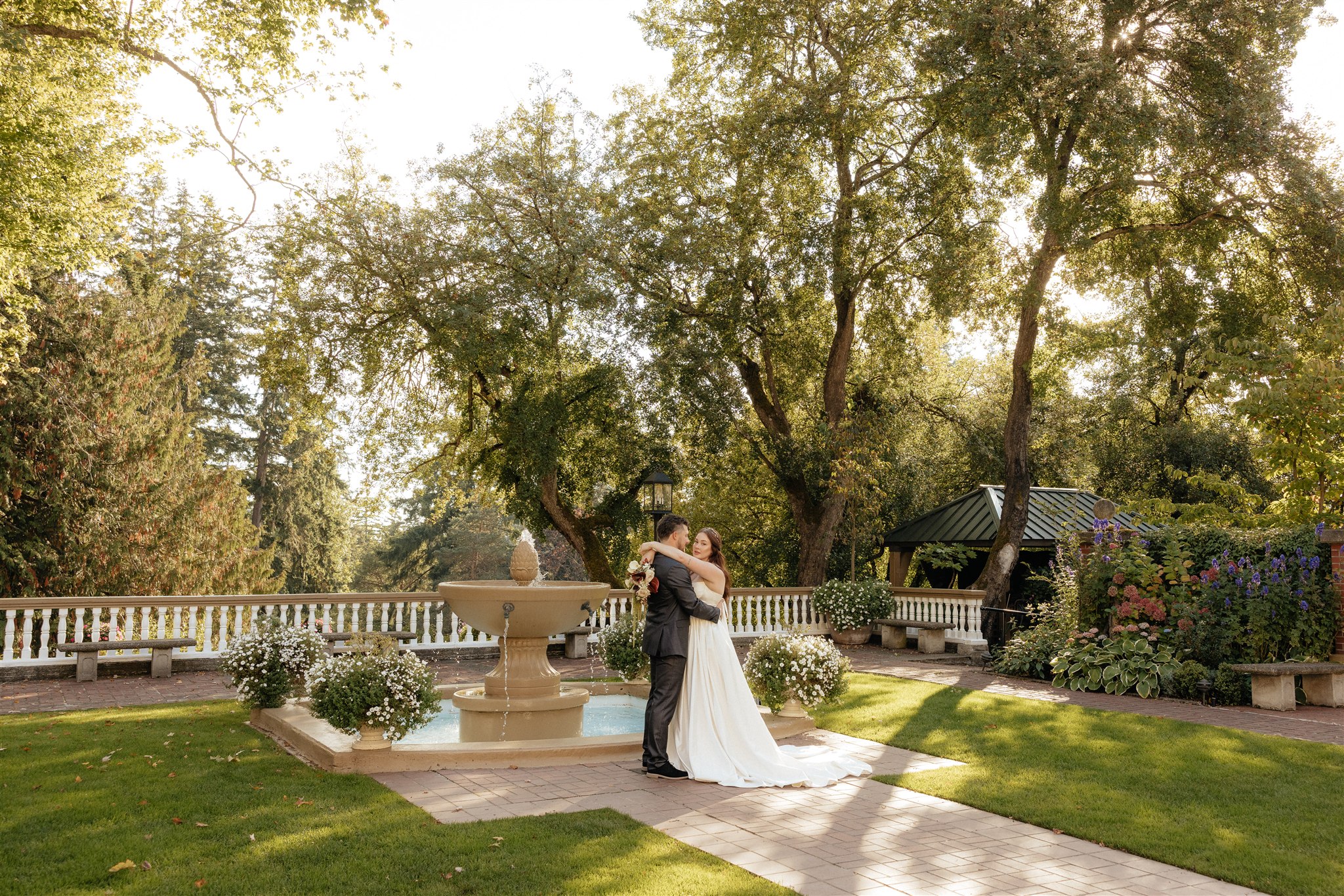 stunning picture of the newlyweds kissing