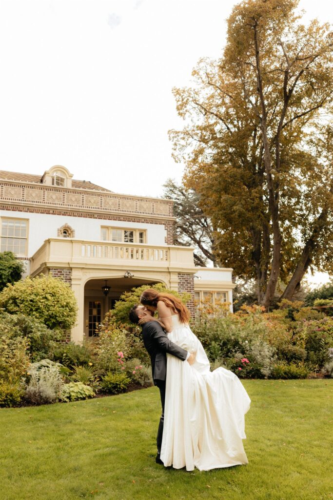 stunning picture of the newlyweds kissing