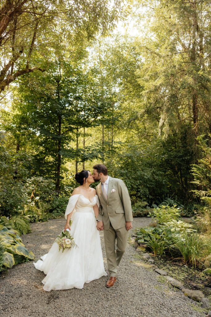 Lena & Kevin’s Cedar Springs Wedding in Port Orchard, Washington