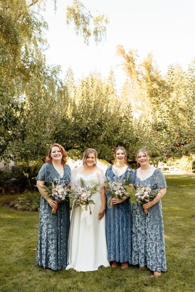 cute picture of the bride and her friends