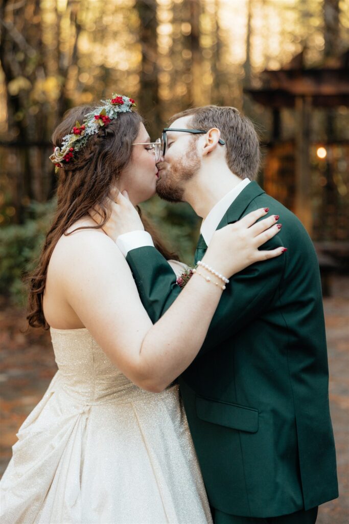 PNW Woodsy Christmas Wedding at Anderson Lodge in Ariel, Washington