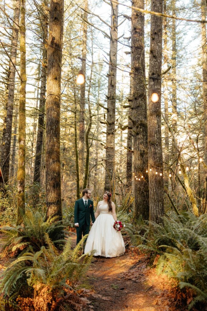 PNW Woodsy Christmas Wedding at Anderson Lodge in Ariel, Washington