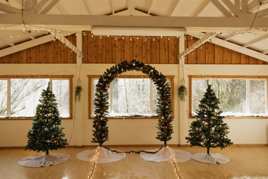 PNW Woodsy Christmas Wedding at Anderson Lodge in Ariel, Washington