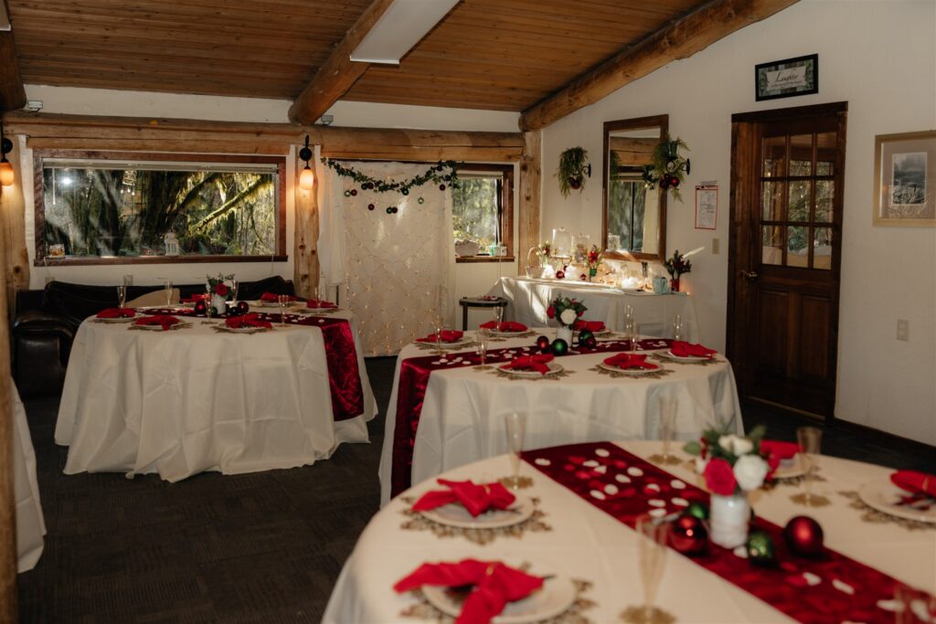 PNW Woodsy Christmas Wedding at Anderson Lodge in Ariel, Washington