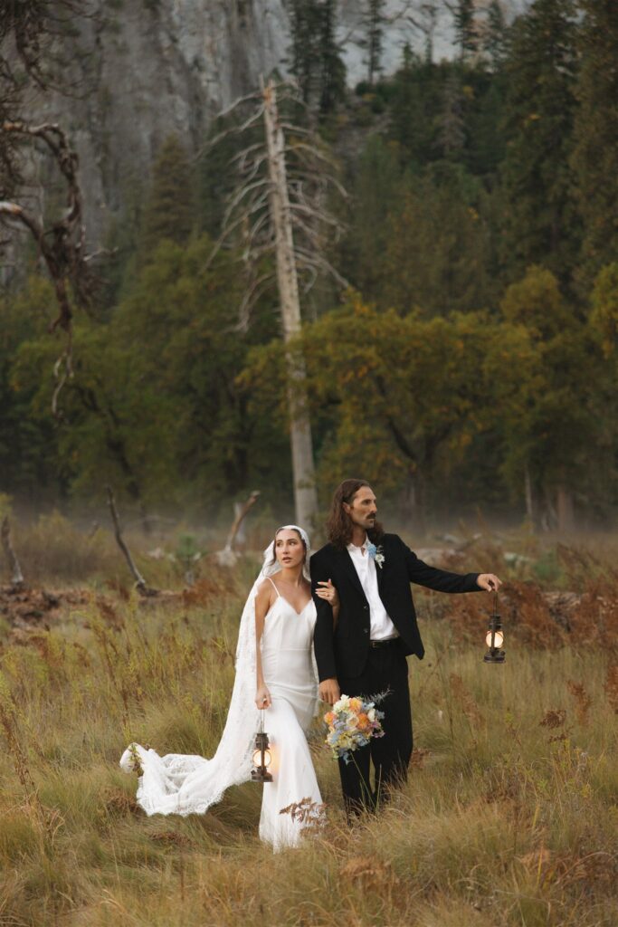 Romantic bridal portraits in Yosemite