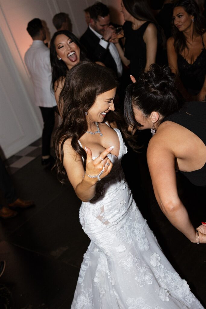 A Romantic Valentine’s Day Wedding at The Bindery in Washington with Editorial Flash & Candlelit Vibes