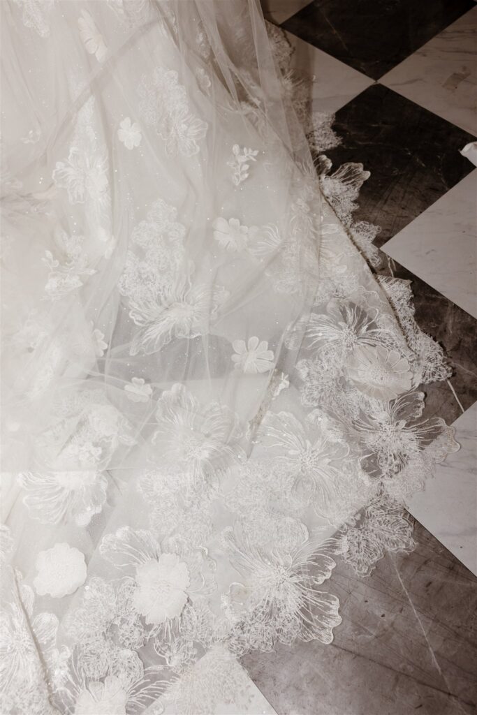 stunning wedding dress