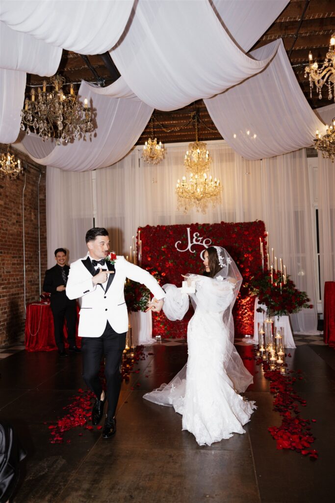 A Romantic Valentine’s Day Wedding at The Bindery in Washington with Editorial Flash & Candlelit Vibes