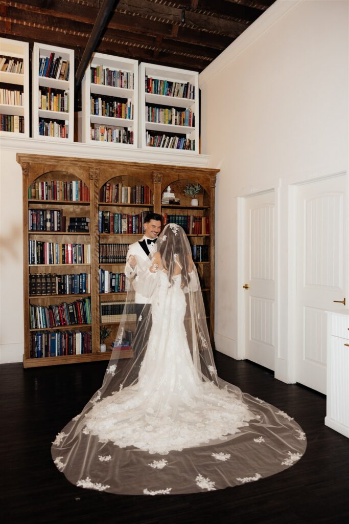 A Romantic Valentine’s Day Wedding at The Bindery in Washington with Editorial Flash & Candlelit Vibes