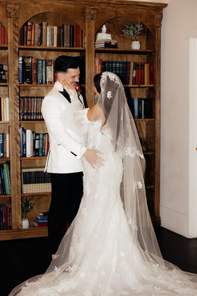 A Romantic Valentine’s Day Wedding at The Bindery in Washington with Editorial Flash & Candlelit Vibes