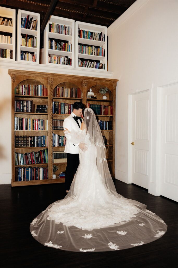A Romantic Valentine’s Day Wedding at The Bindery in Washington with Editorial Flash & Candlelit Vibes