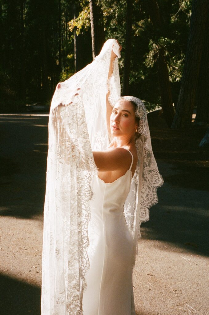 stunning portrait of the bride in yosemite national park