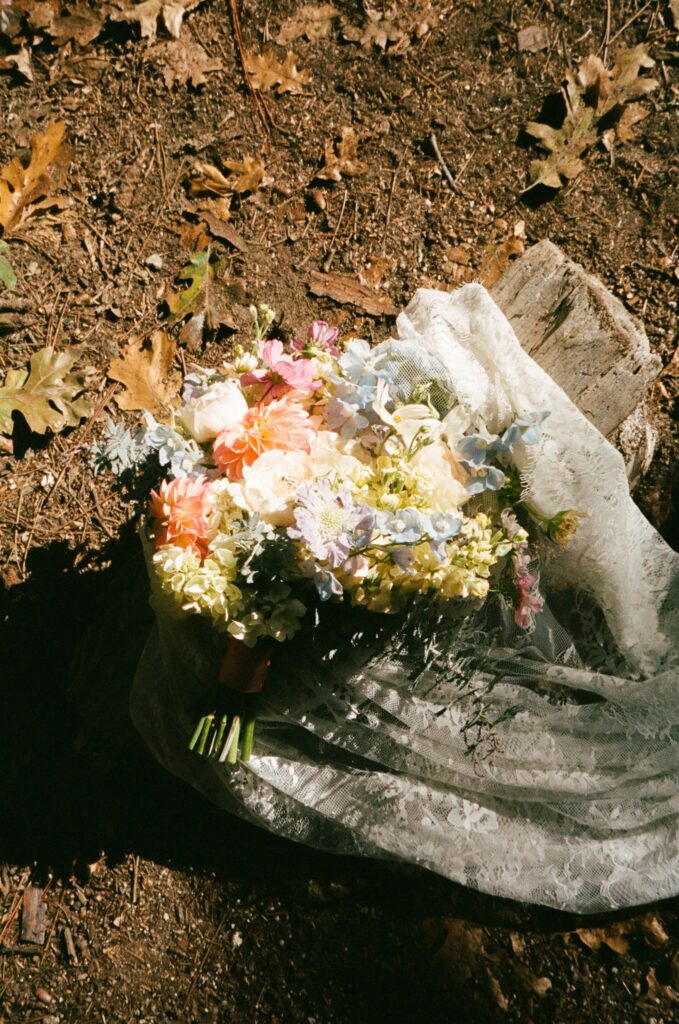 stunning picture of the wedding bouquet