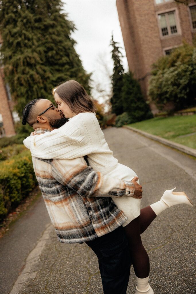 romantic fall couple portraits in washington