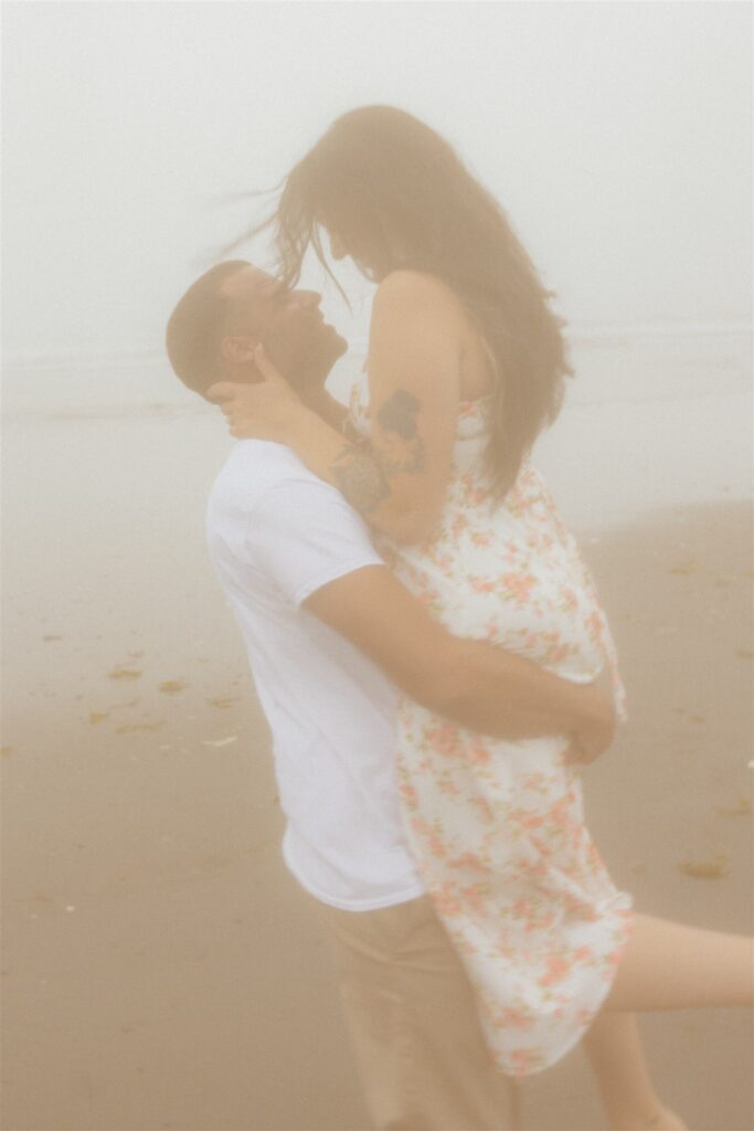 romantic and timeless couple session in the oregon coast