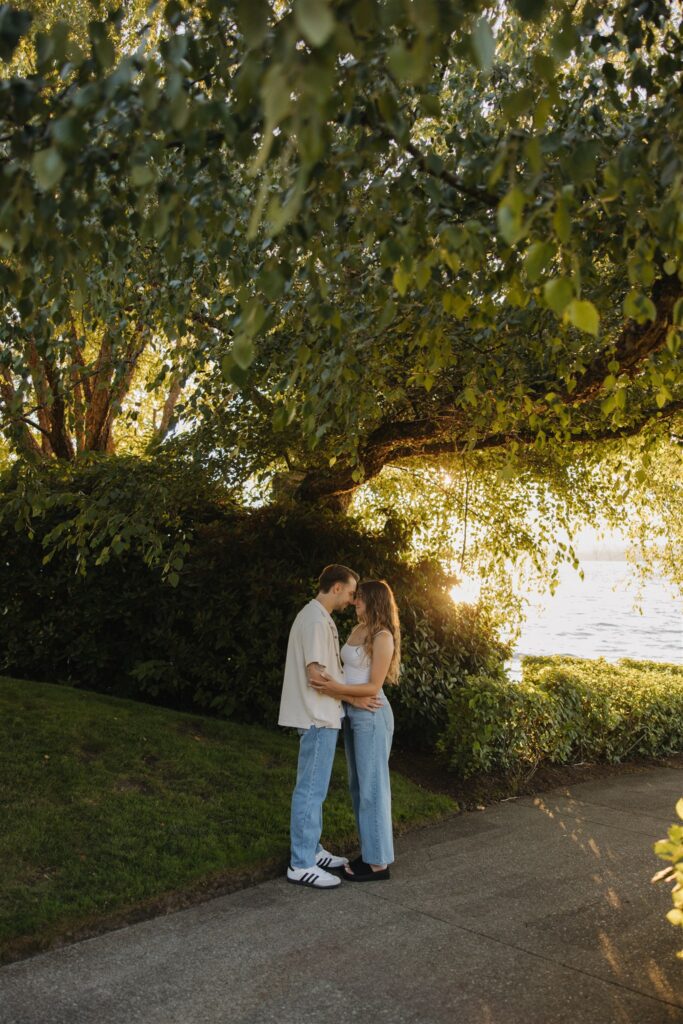 romantic couple portraits in Washingotn