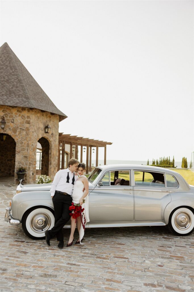 Elegant and timeless bridal portraits