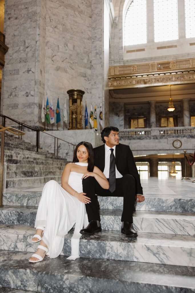 couple hugging during their photoshoot