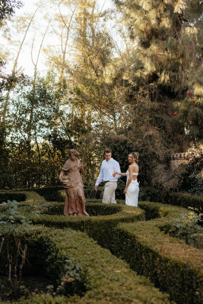timeless and elegant couple portraits in virgina