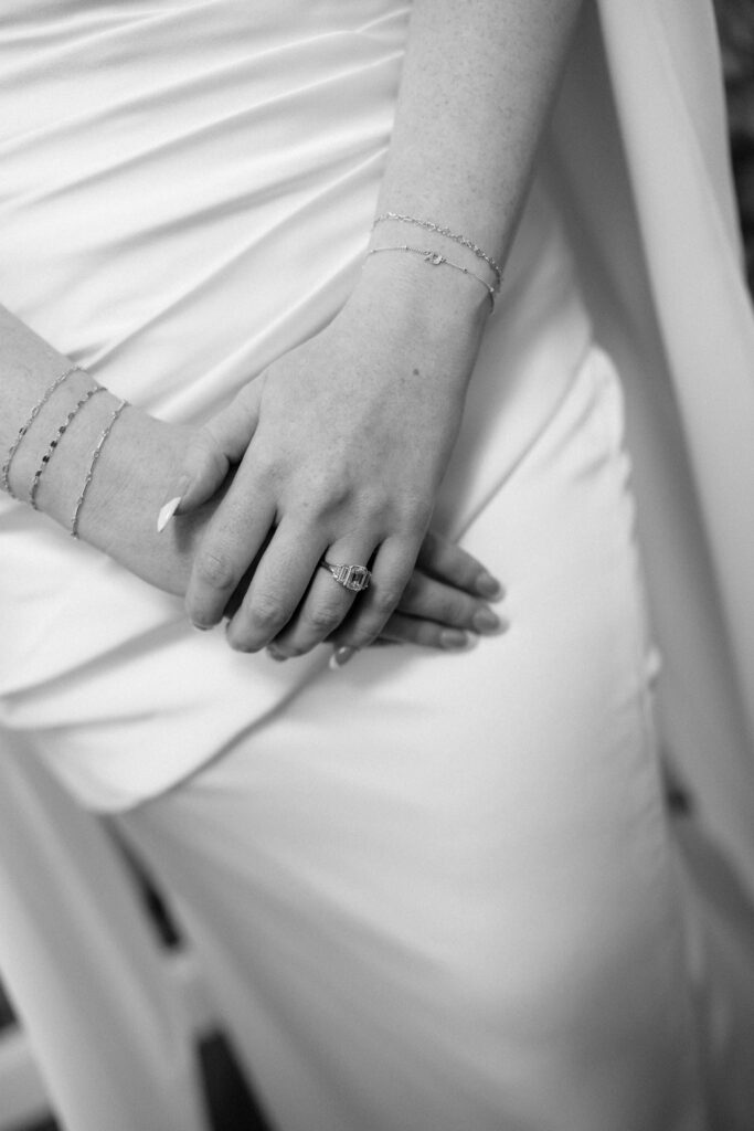 closeup shot of the wedding rings