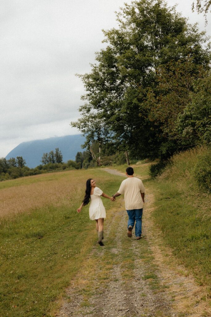 romantic couple portraits in the mountains