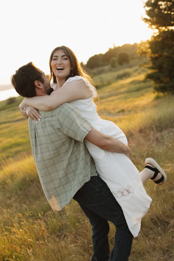 couple dancing during their photoshoot