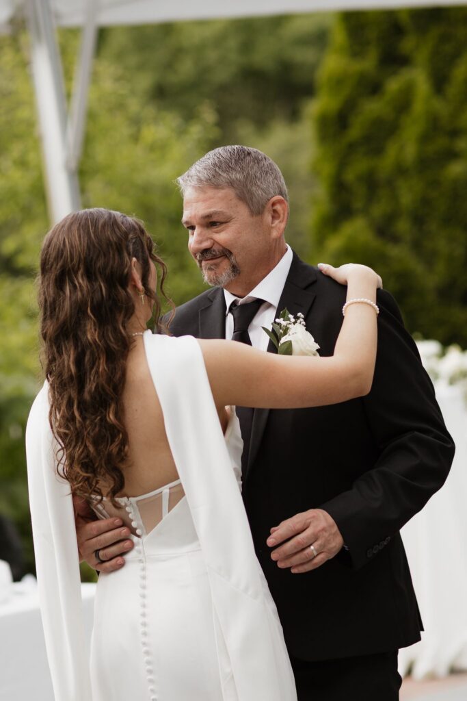 Cute picture of the bride and her dad