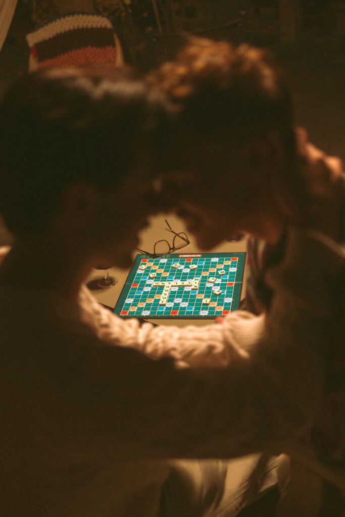 beautiful picture of the soon to be married couple kissing