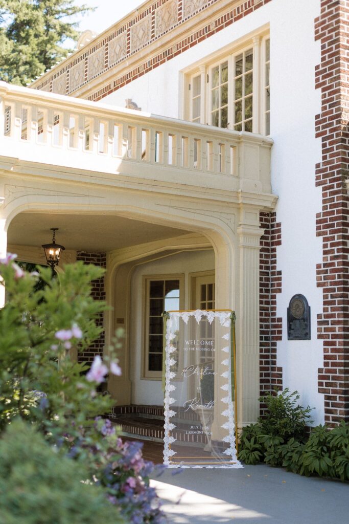 stunning and romantic wedding details