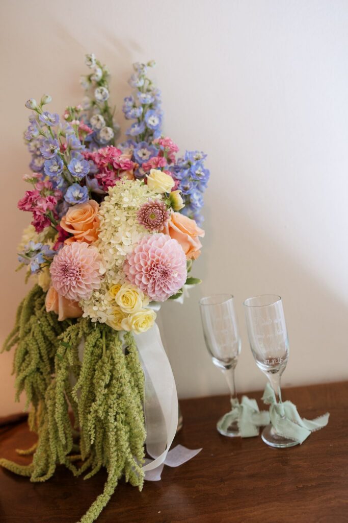 stunning picture of the wedding bouquet