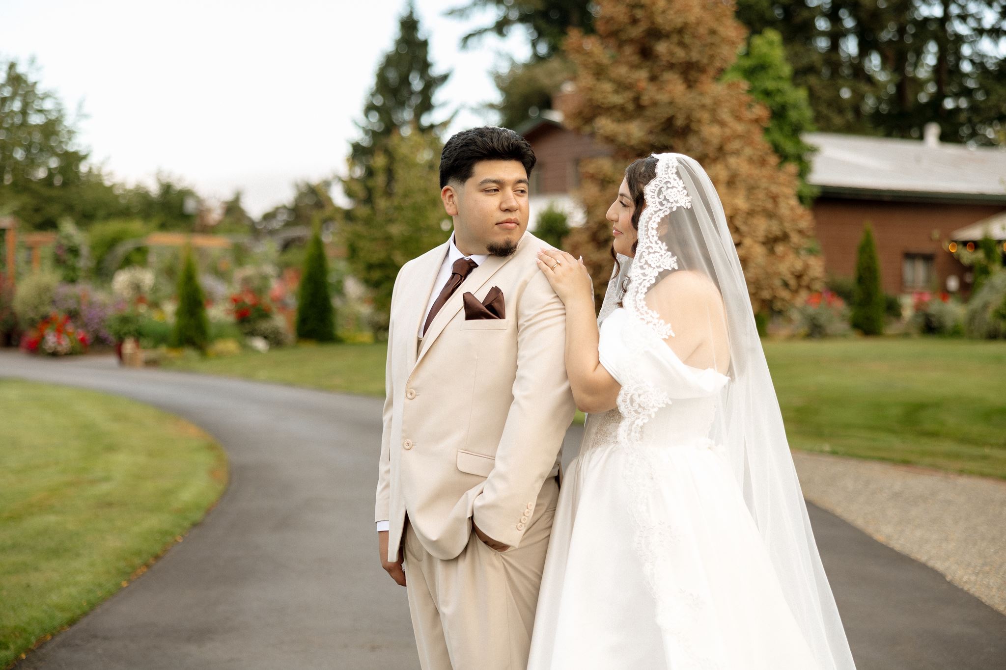 bride and groom at their dream bridal session